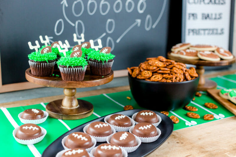 How to Create a Superbowl Dessert Table Jenny Cookies