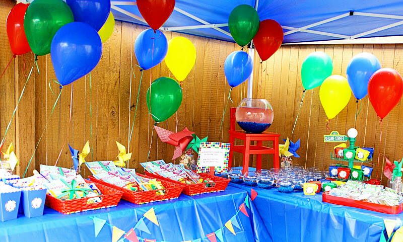 Hudson is 2 | toddler birthday party ideas | birthday parties for boys | sesame street themed birthday party | how to throw a toddler birthday party | two year old birthday party ideas | birthday party ideas for kids || JennyCookies.com