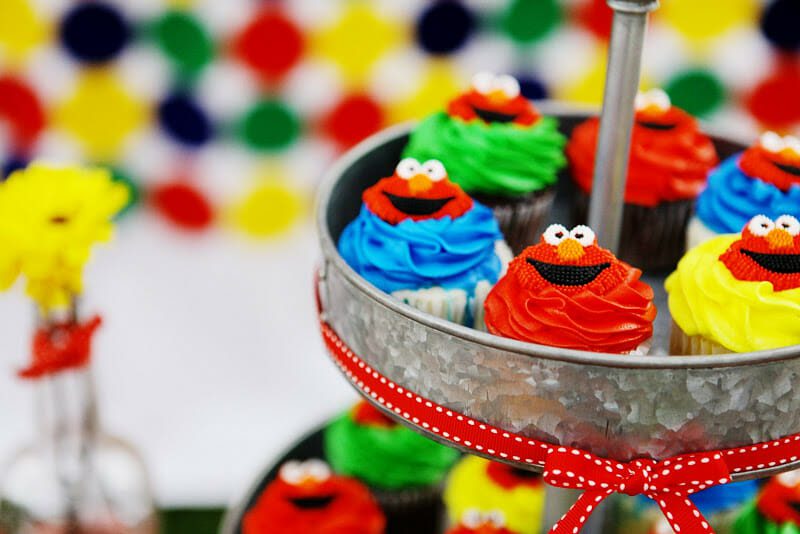 Hudson is 2 | toddler birthday party ideas | birthday parties for boys | sesame street themed birthday party | how to throw a toddler birthday party | two year old birthday party ideas | birthday party ideas for kids || JennyCookies.com