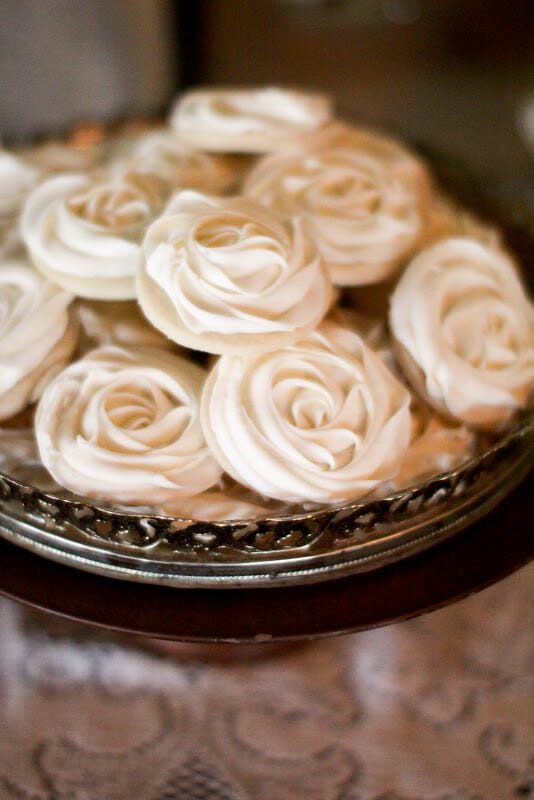 Burlap & Lace | rustic wedding dessert table | wedding dessert table ideas | wedding dessert recipes || JennyCookies.com #weddingdesserts #desserttable #rusticwedding