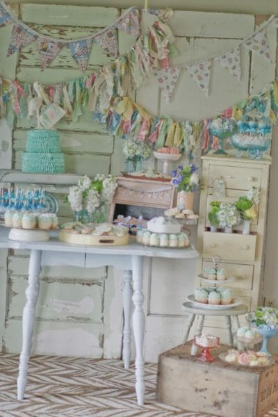 Vintage Stork Baby Shower | baby shower themes | stork themed baby shower | baby shower desserts | baby shower dessert table | how to host a baby shower | fun baby shower ideas || JennyCookies.com #babyshower #storkbabyshower #babyshowerdesserts