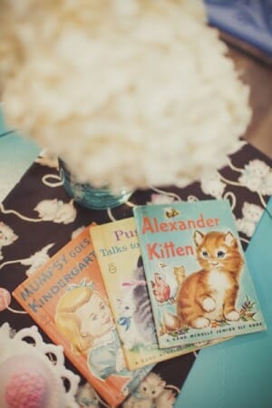 Ally Cat is 8 | Vintage Kitten Party | kids birthday party ideas | kitten themed party ideas | girls birthday party ideas | fun birthday party ideas || JennyCookies.com #kidsbirthdayparty #kidspartyideas #kittenthemedparty