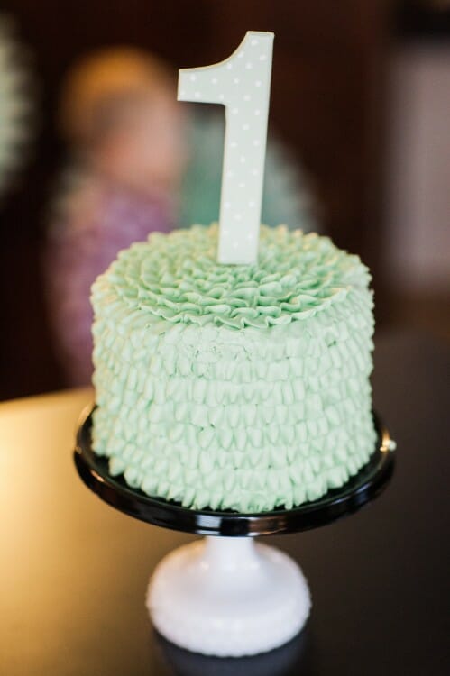 How to Make a Ruffle Cake | ruffle cake tutorial | diy ruffle cake | cake decorating tips | easy cake decor | how to decorate a cake | cake decorating ideas || JennyCookies.com #rufflecake #cakedecorating #caketutorial 