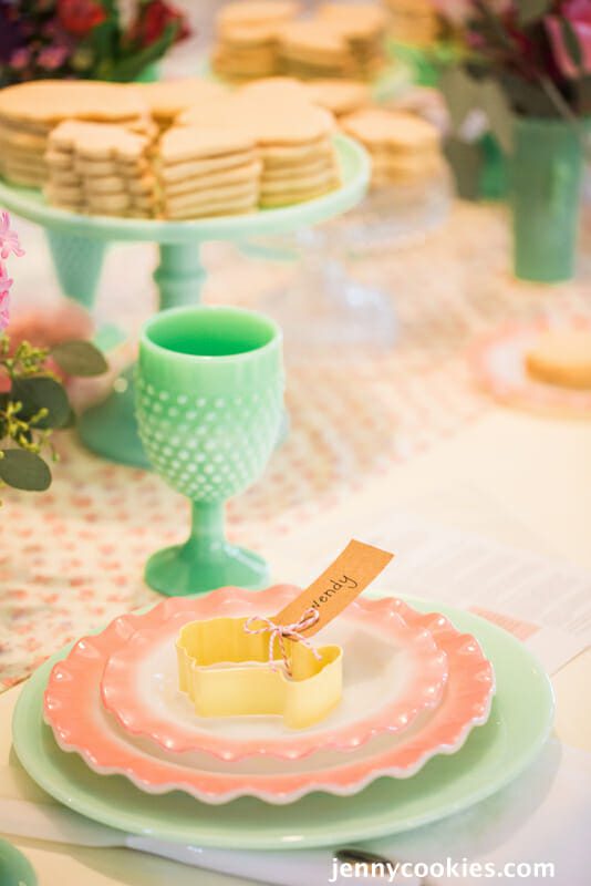 How to Host a Cookie Decorating Ladies Lunch | cookie decorating party | fun party ideas for women | ladies lunch ideas | hosting a ladies lunch | Galentine's Day party ideas || JennyCookies.com #ladieslunch #cookieparty #galentinesday #jennycookies