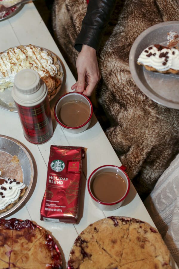 Pie and Coffee Party | holiday party ideas | Christmas party ideas | party ideas for the holidays | party ideas for Christmas | hosting a holiday party || JennyCookies.com #holidayparty #christmasparty 