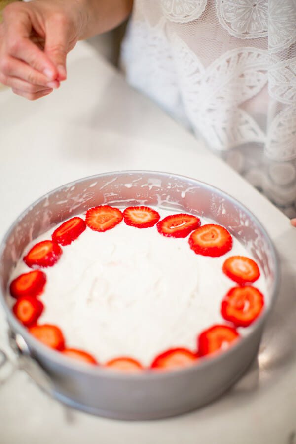 How to Make a Strawberry Shortcake Ice Cream Cake | how to make an ice cream cake | ice cream cake recipes | recipes using ice cream | strawberry shortcake recipes | recipes using strawberry shortcake | strawberry shortcake themed recipes | recipes using fresh strawberries | homemade dessert recipes using strawberries | homemade cake recipes || JennyCookies.com #recipe #summerrecipe #strawberryshortcake #strawberries #summerdessert #strawberrydessert #jennycookies