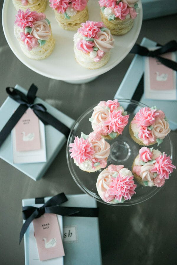 Swans and Sweets and Spa Treat | how to host a spa party | teenage birthday party ideas | birthday party ideas for girls | party ideas for teen girls | spa themed party ideas | hosting a spa themed party | entertaining tips and tricks || JennyCookies.com