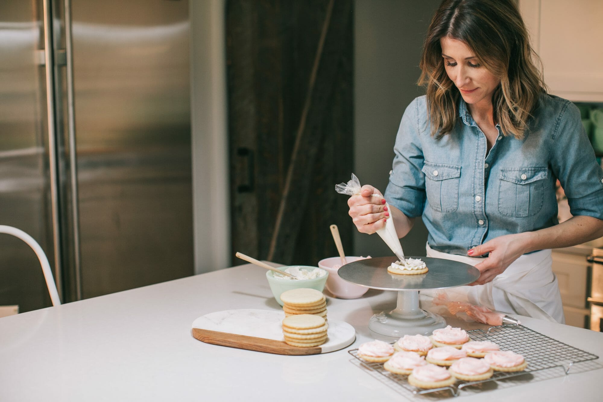 Best Sugar Cookies Ever. The Jenny Cookies Recipe | best sugar cookie recipe | buttercream frosting recipe | how to make sugar cookies | how to make buttercream frosting | easy cookie recipes | famous sugar cookie recipes | how to decorate sugar cookies || JennyCookies.com