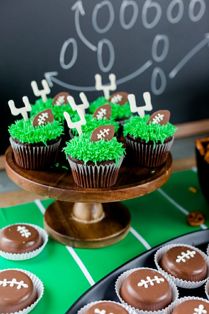 How to Create a Superbowl Dessert Table