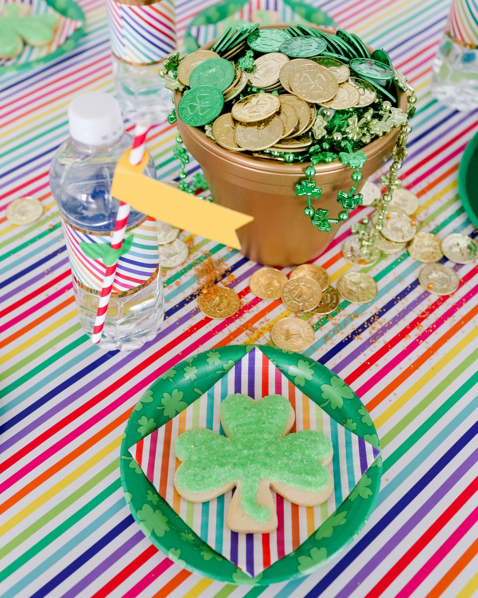 Easy St Patrick’s Day Ideas for Kids | st. Patrick's day crafts | st. Patrick's day fun | fun ideas for st. Patrick's day || JennyCookies.com #stpatricksdayfun #kidscrafts #stpaddysday