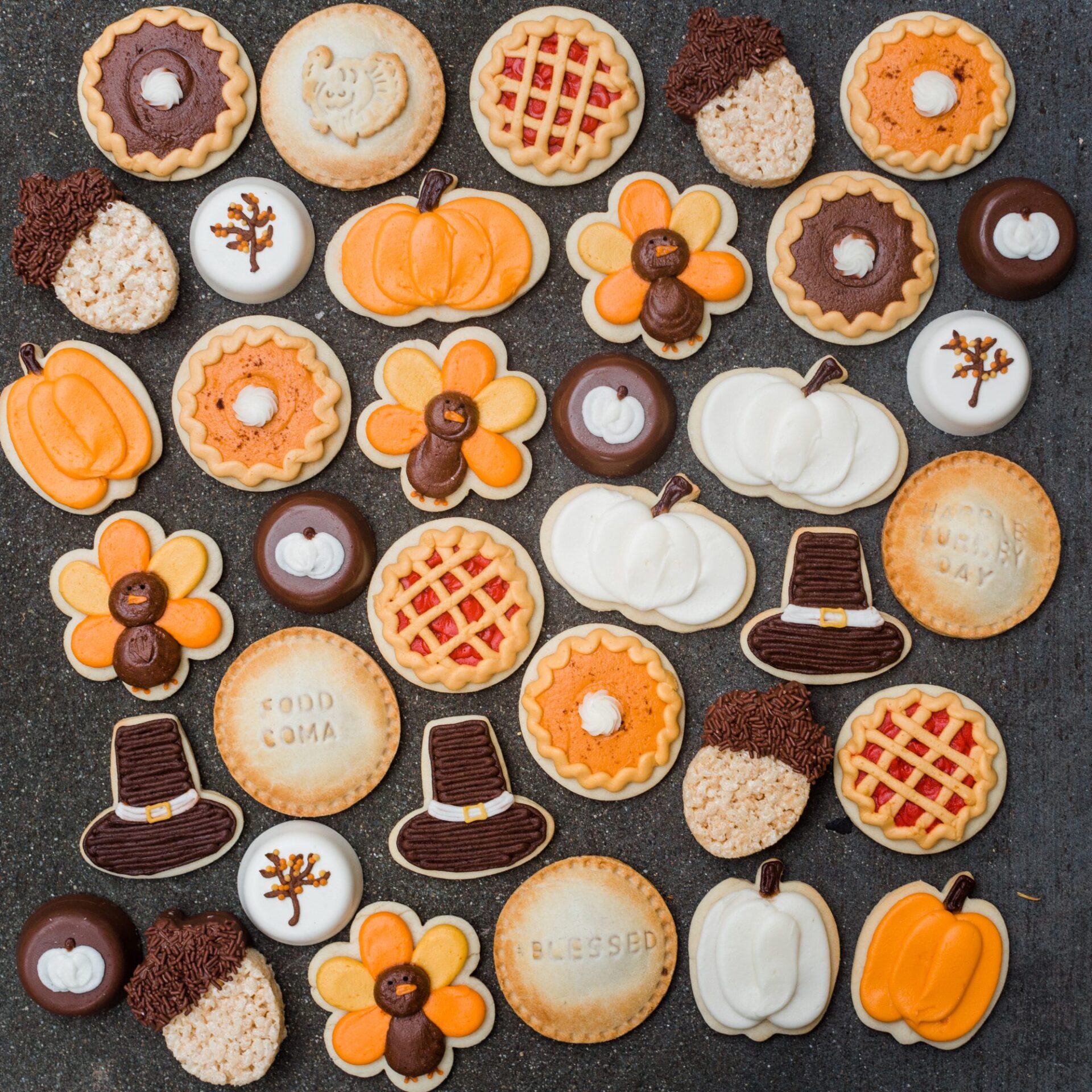Thanksgiving at Jenny Cookies Bake Shop || JennyCookies.com #thanksgiving #thanksgivingcookies #decoratedcookies #jennycookies