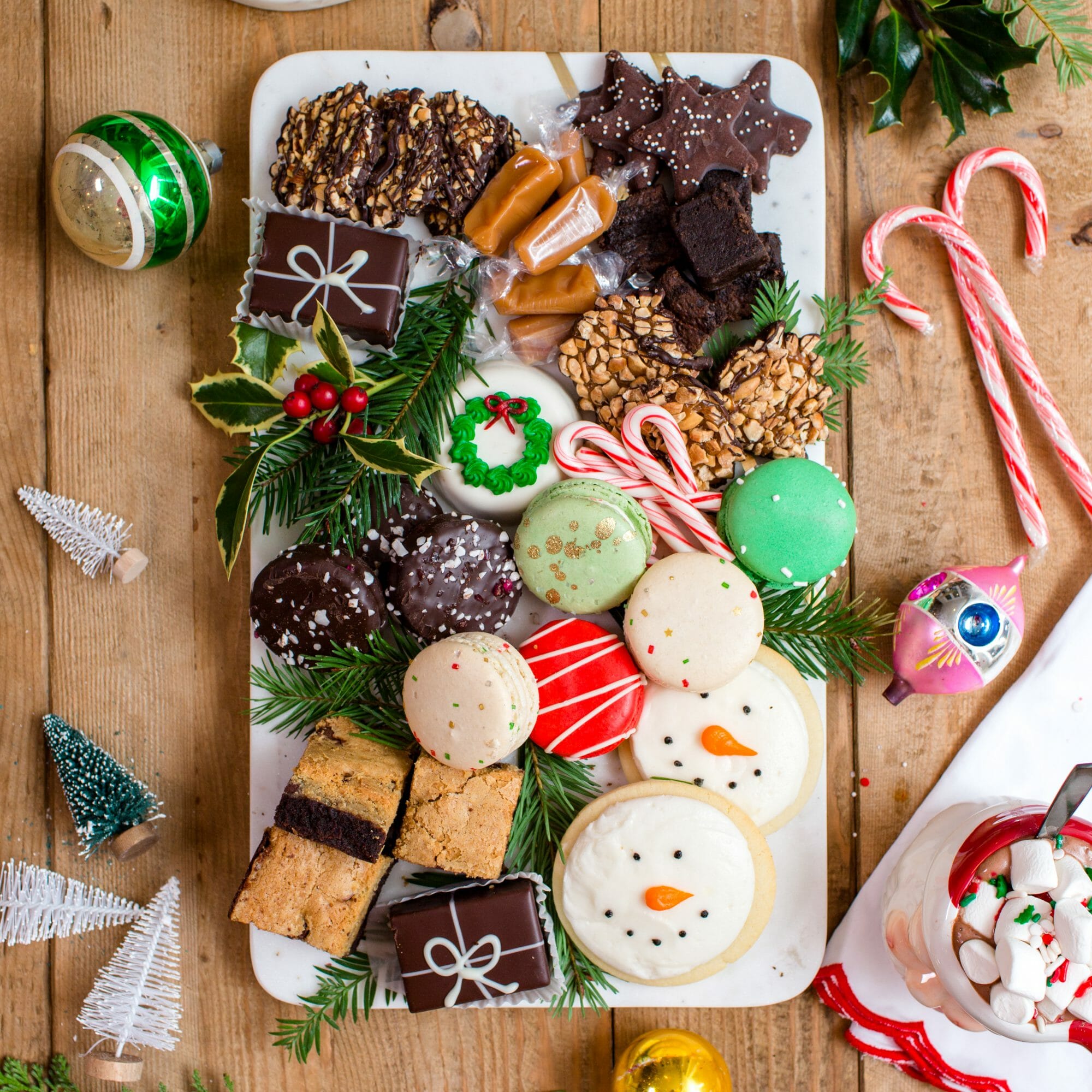 Cookie Squad Favorite Things Party | holiday party ideas | how to host a favorite things party || JennyCookies.com #holidayparty #favoritethings #partyideas #jennycookies
