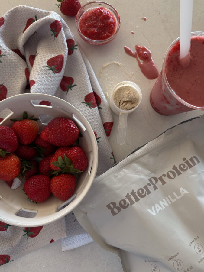 Hailey Bieber Erewhon Strawberry Skin Smoothie