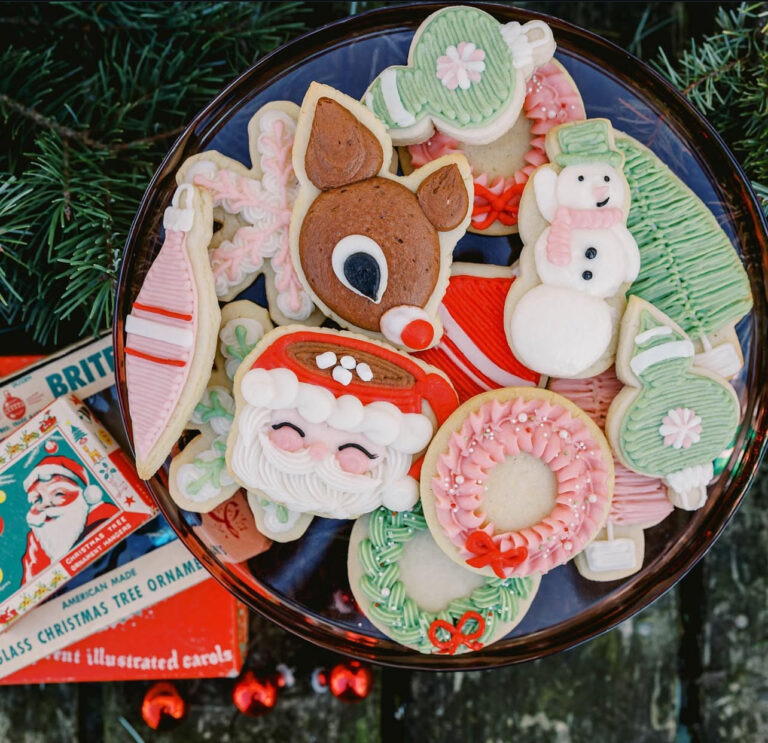 Christmas Cookie Decorating – Favorite Cookie Tools and Design Inspo