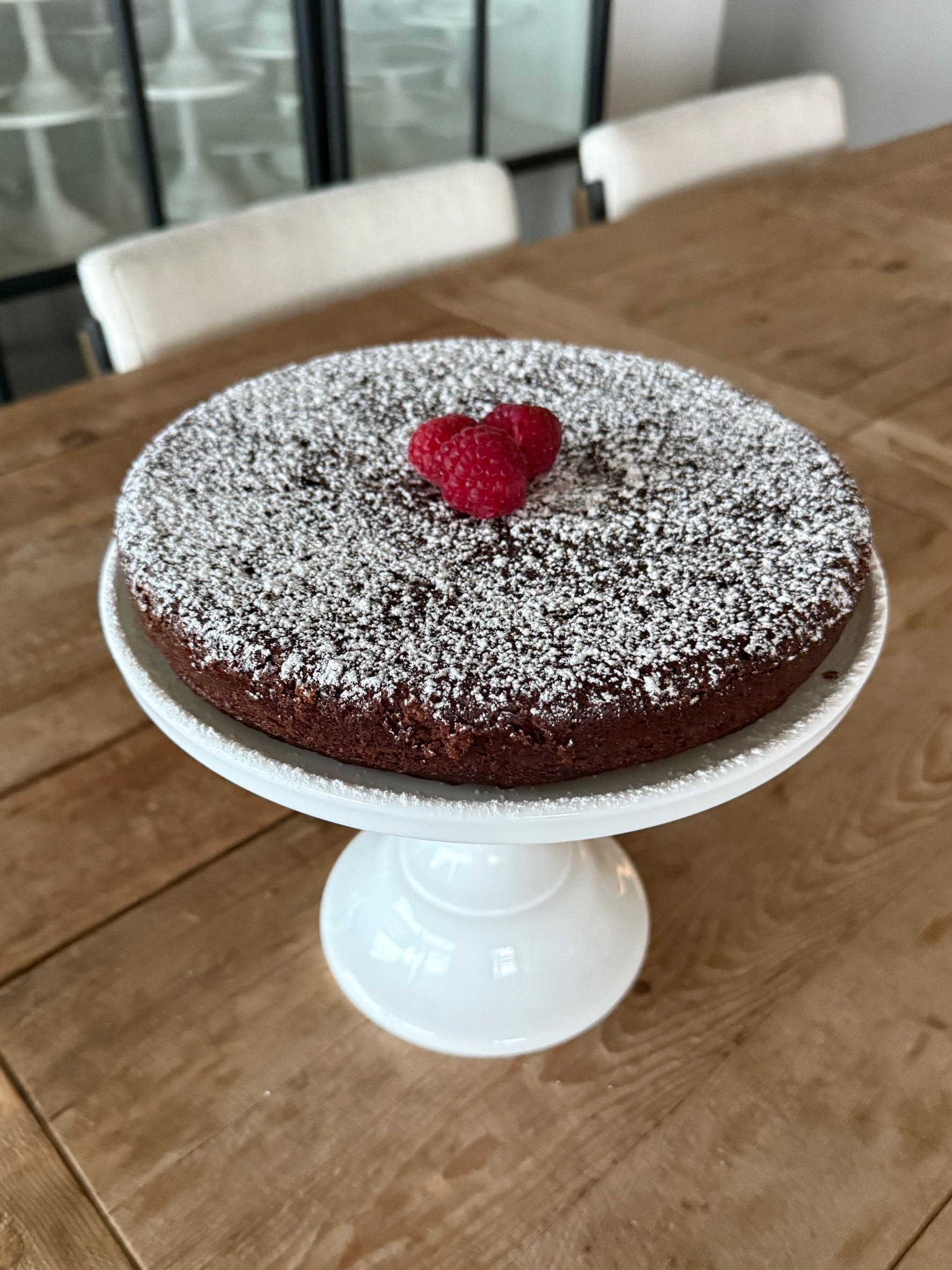 Easy Chocolate Cake (No Frosting Needed!)